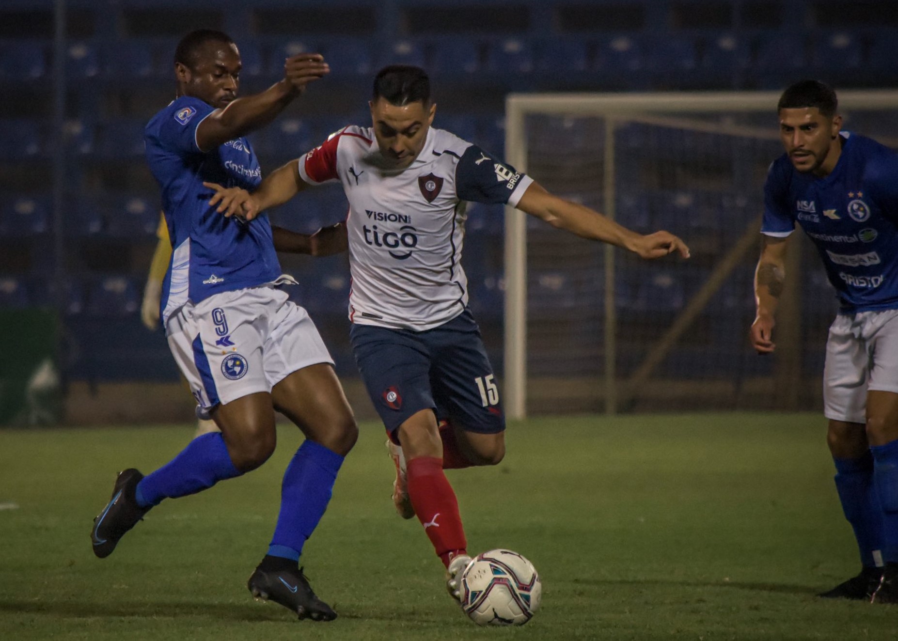 Gana Cerro y causa furor