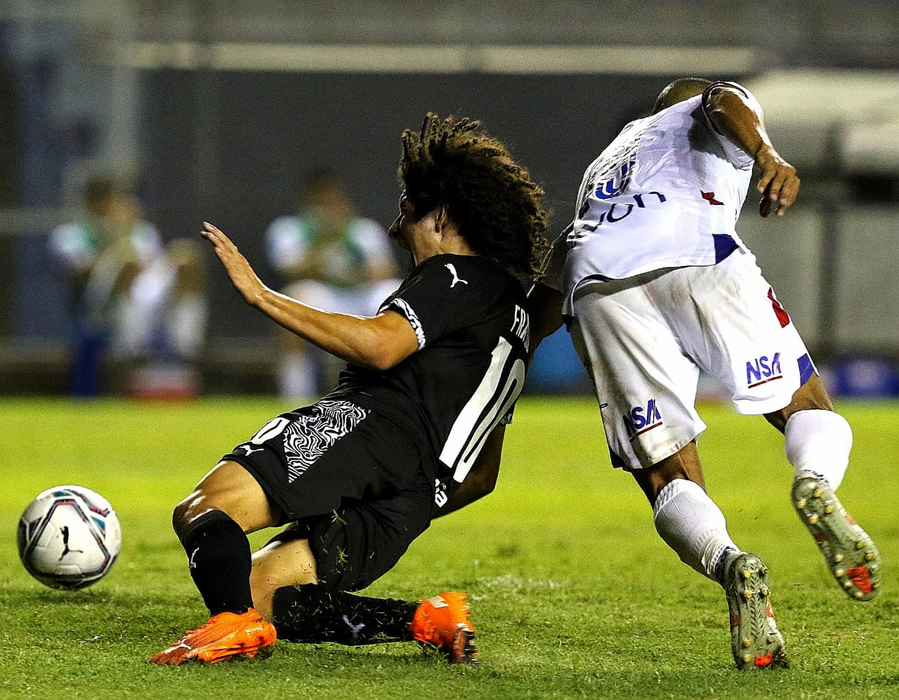 LIBERTAD QUIERE AMPLIAR VENTAJA